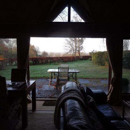 Idyllic Log Cabin Near Stratford Upon Avon Екстер'єр фото