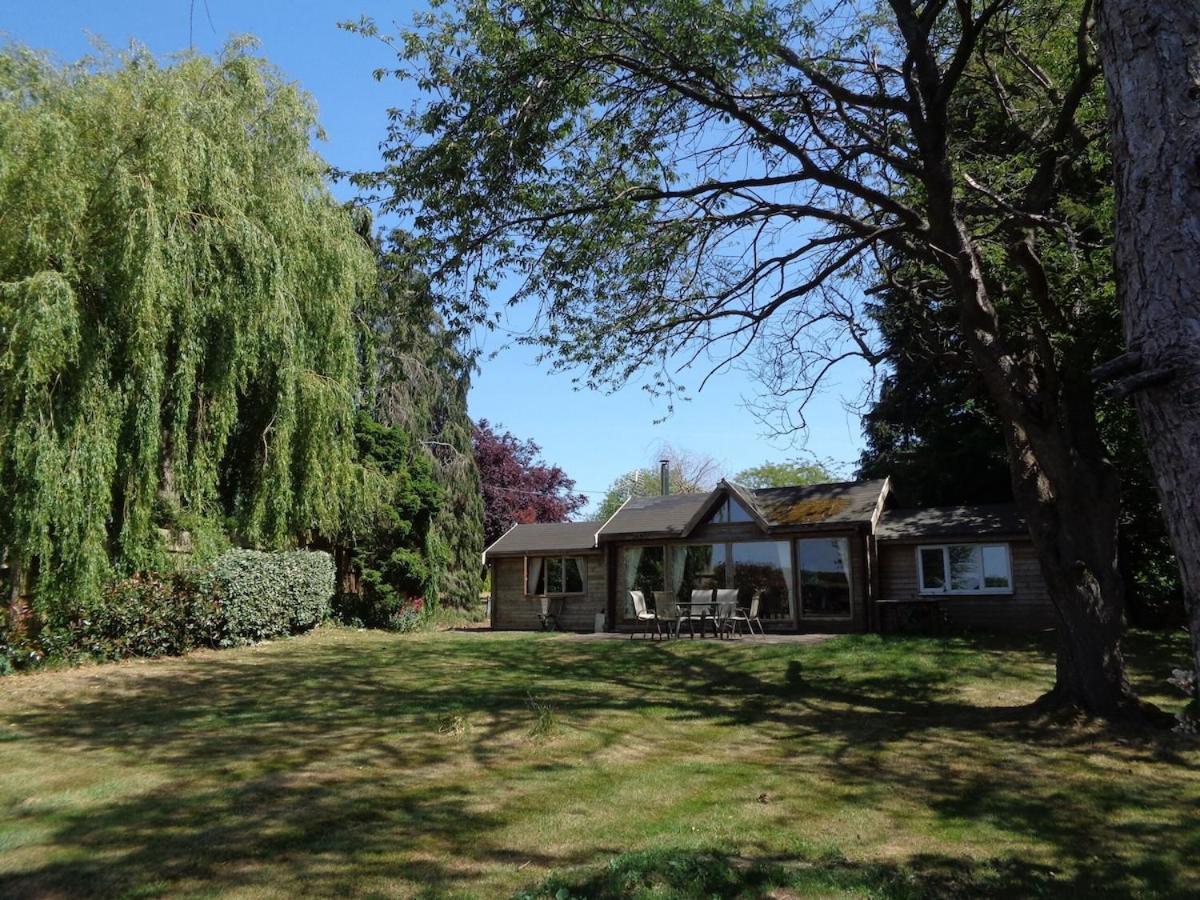 Idyllic Log Cabin Near Stratford Upon Avon Екстер'єр фото