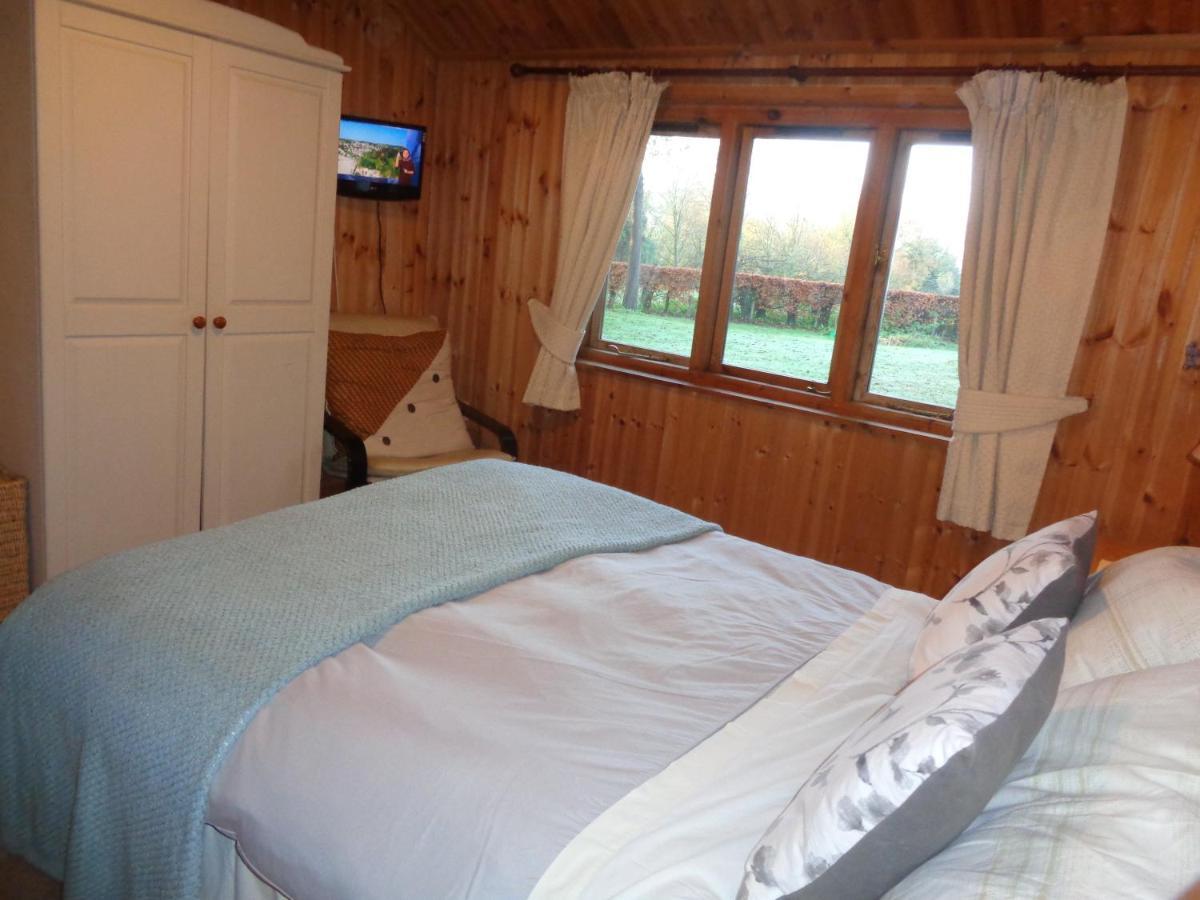 Idyllic Log Cabin Near Stratford Upon Avon Екстер'єр фото